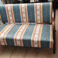 Divanetto elegante di antiquariato