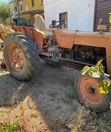Trattore om 615 braccio escavatore