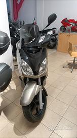 Yamaha X-Max 250