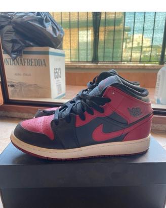 Air Jordan 1 Mid (GS) 
Bianco,Nero,Rosso taglia 38