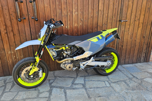 Husqvarna 701 Supermoto 2023