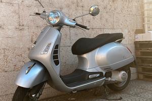 Vespa gts 250