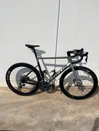 Bicicletta da strada Focus Max Izalco
