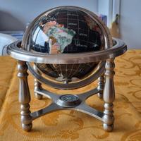 Mappamondo in pietra dura itarsiata