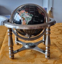 Mappamondo in pietra dura itarsiata