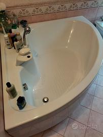 Vasca da bagno Teuco angolare seminuova 140cm