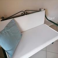 Divanetto in ferro battuto dentro o fuori casa