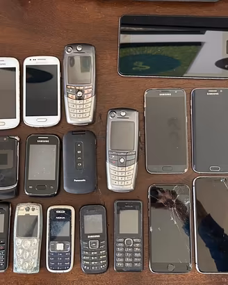 Cellulari e smartphone guasti -leggere descrizione