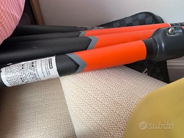 Canoa nuova tre posti mai usata con remi e giubbin