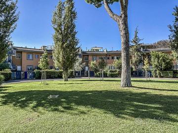Appartamento di 100 m² con 4 locali e box auto a R