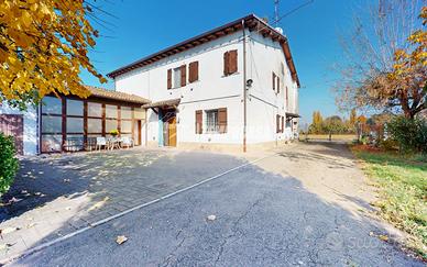 AMPIA BIFAMILIARE CON TERRENO ANNESSO
