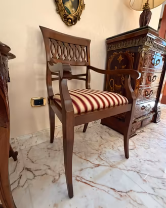 Sedia in legno con seduta imbottita