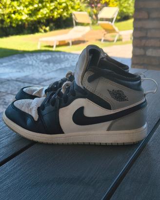 Nike Air Jordan 1 Mid bambino taglia 34