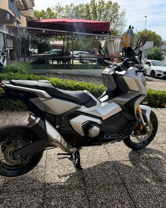 HONDA X-ADV 750 TUTTO INCLUSO ANCHE PASSAGGIO!