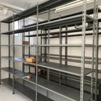 Scaffale di metallo componibile