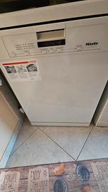 lavastoviglie Miele 
