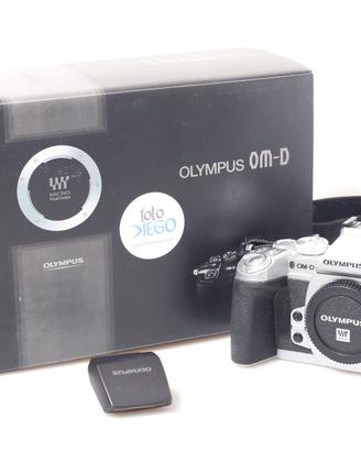 FOTOCAMERA DIGITALE MIRRORLESS OLYMPUS E-M1. CORPO