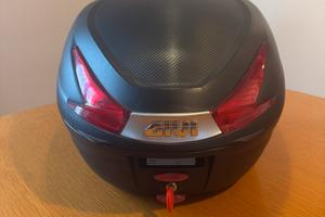 Bauletto Givi con piastra e kit di fissaggio