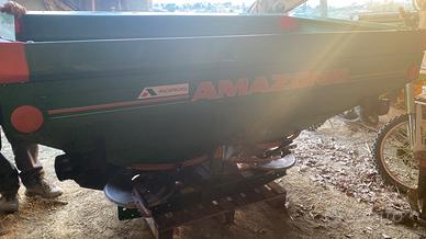 Spargi concime amazone