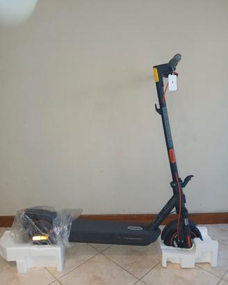 Xiaomi Electric Scooter 4 Ultra (Serie MAX) – Nuov