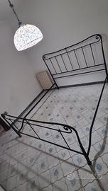 Letto matrimoniale in ferro battuto