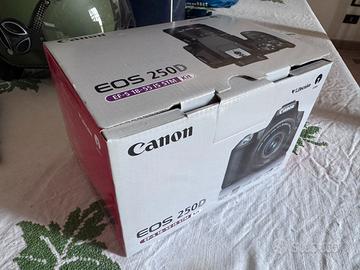 Canon EOS 250D - Come Nuova con Scatola
