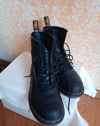 Anfibi Dr. Martens nero opaco  n.38 