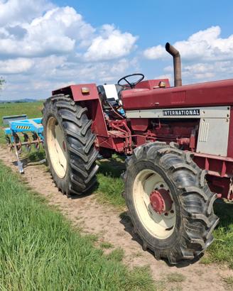 Trattore international 1046