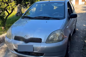 Toyota Yaris 1,4 tdi 4D con gancio traino