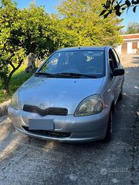 Toyota Yaris 1,4 tdi 4D con gancio traino