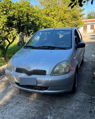 Toyota Yaris 1,4 tdi 4D con gancio traino