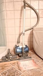 aspirapolvere trainato come nuovo