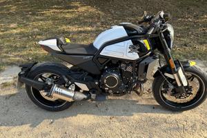 CFMOTO 700CL-X Sport