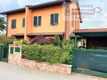 Villa bifamiliare su 3 livelli