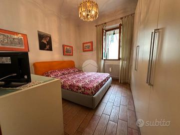 MONOLOCALE A FIRENZE