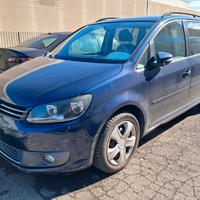 Volkswagen Touran anno 2012 ricambi usati