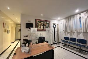 Stanza in studio medico Chiaia- prezzi modici