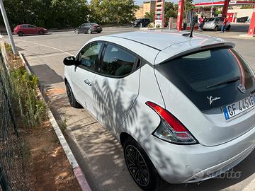 Lancia Y Hybrid