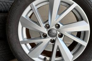 AUDI Q2  - cerchi in lega con pneumatici invernali