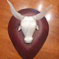 Scultura/crest in legno ed alabastro di Volterra