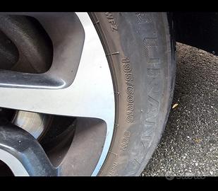 Cerchi il lega completi di gomme