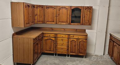 Cucina completa in stile legno rustico