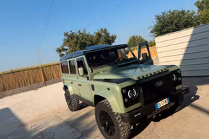 LAND ROVER DEFENDER