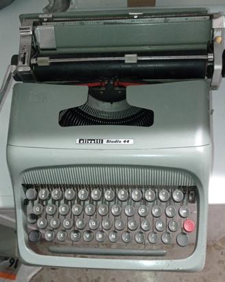 macchina da scrivere tradizionale 