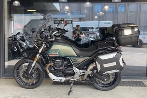 Moto Guzzi V85 TT - Verde Altaj - 2023