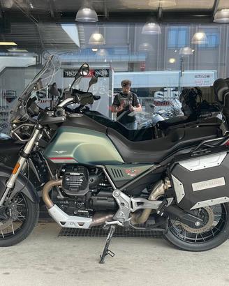 Moto Guzzi V85 TT - Verde Altaj - 2023