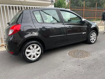 Renault clio 20’ anniversario