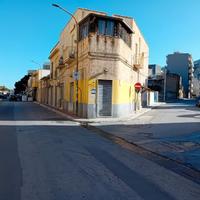 Locale artigianale con 3 aperture su strada