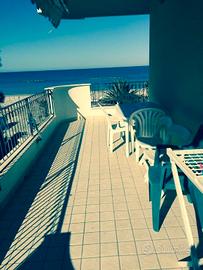 Appartamento fronte mare e02 estate 2026