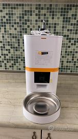 Distributore automatico cibo cani/gatti